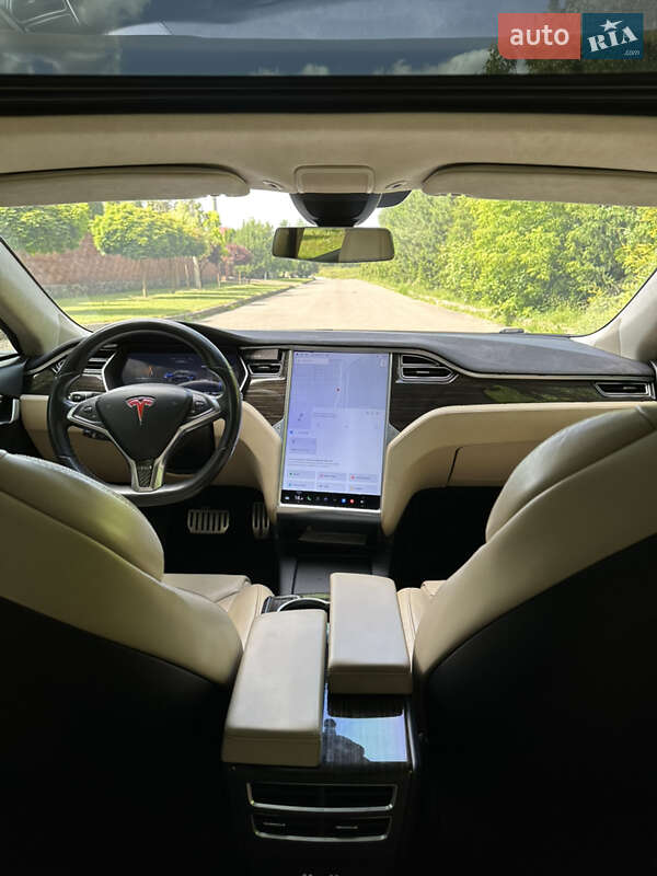 Ліфтбек Tesla Model S 2016 в Рівному фото 23 Ліфтбек Tesla Model S 2016 в Рівному