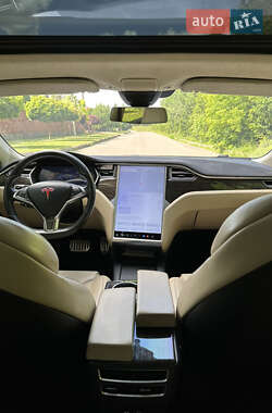 Ліфтбек Tesla Model S 2016 в 