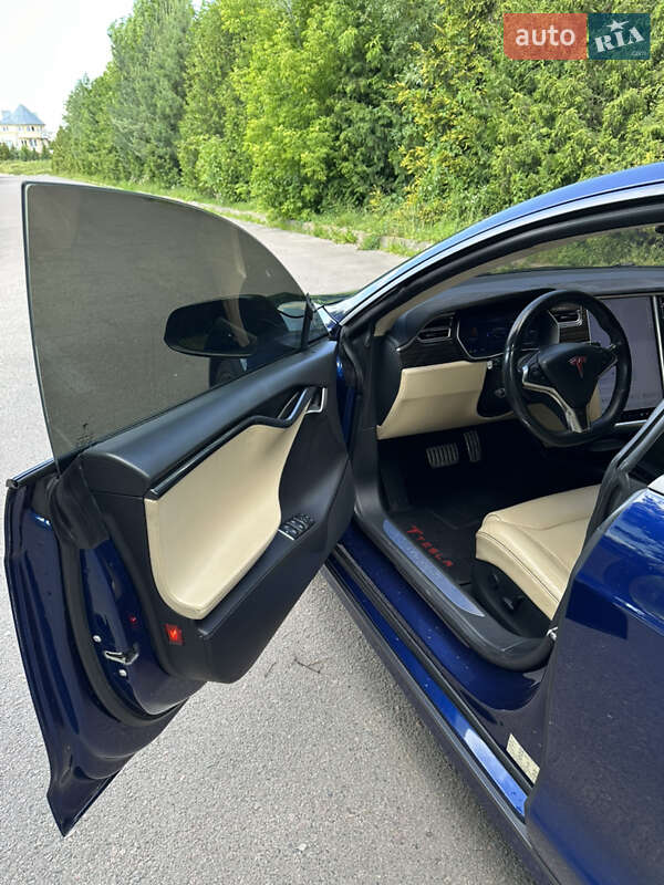 Ліфтбек Tesla Model S 2016 в Рівному фото 20 Ліфтбек Tesla Model S 2016 в Рівному