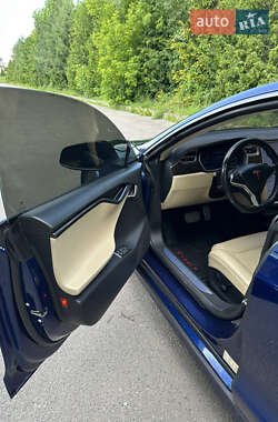 Ліфтбек Tesla Model S 2016 в 