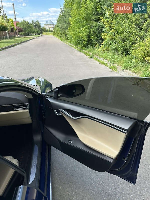 Ліфтбек Tesla Model S 2016 в Рівному фото 25 Ліфтбек Tesla Model S 2016 в Рівному