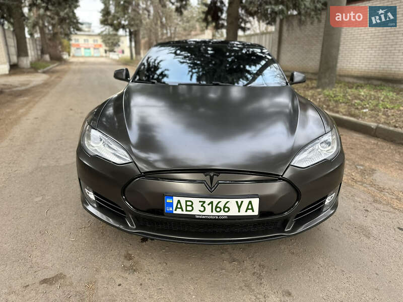 Лифтбек Tesla Model S 2014 в Виннице