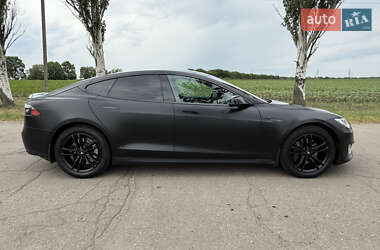 Лифтбек Tesla Model S 2015 в 
