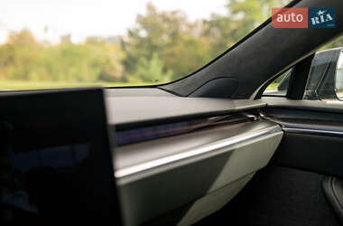Лифтбек Tesla Model S 2022 в 