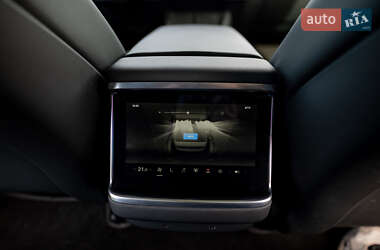 Лифтбек Tesla Model S 2022 в 