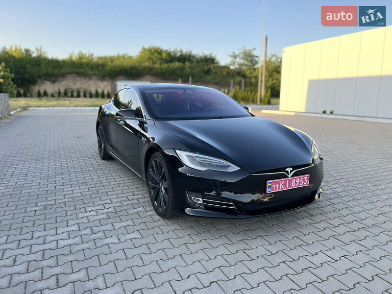 Лифтбек Tesla Model S 2018 в Калиновке