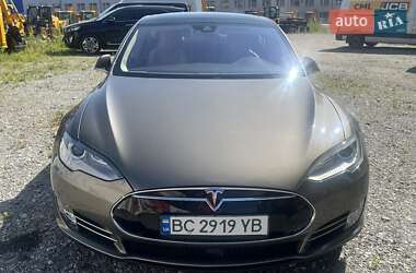 Лифтбек Tesla Model S 2015 в 