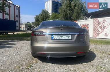 Лифтбек Tesla Model S 2015 в 