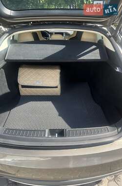 Лифтбек Tesla Model S 2015 в 