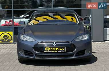 Лифтбек Tesla Model S 2015 в 
