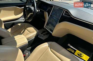 Лифтбек Tesla Model S 2015 в 