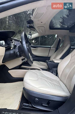 Лифтбек Tesla Model S 2014 в 