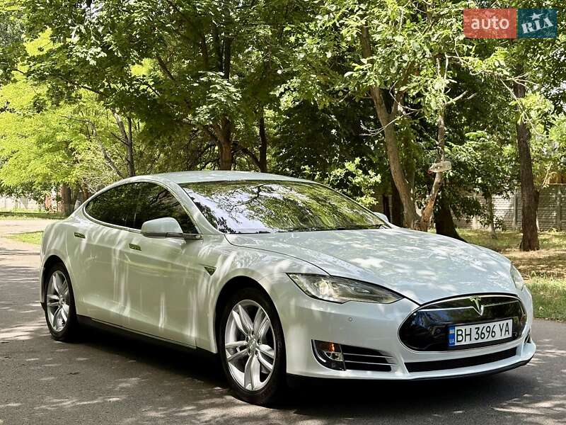 Лифтбек Tesla Model S 2013 в Одессе