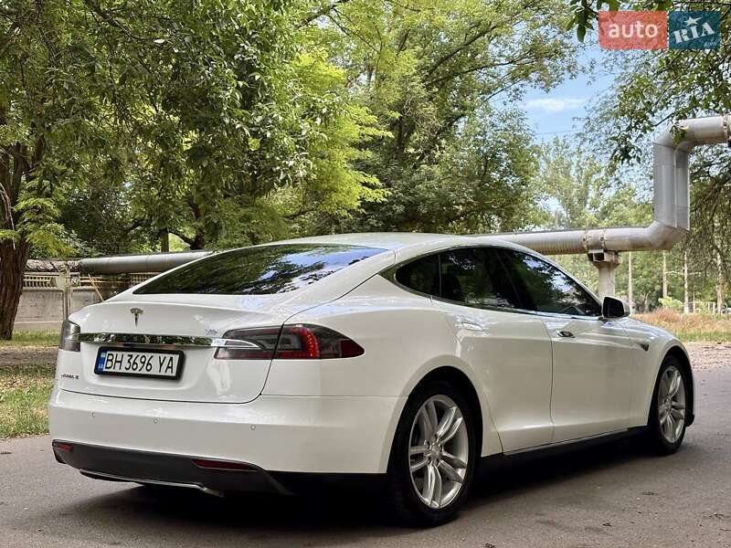 Лифтбек Tesla Model S 2013 в Одессе