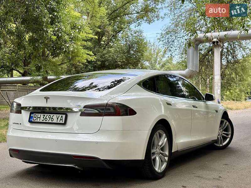 Лифтбек Tesla Model S 2013 в Одессе