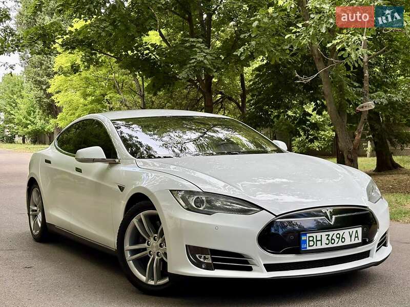 Лифтбек Tesla Model S 2013 в Одессе
