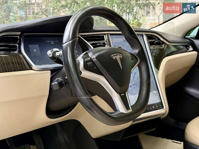 Лифтбек Tesla Model S 2013 в Одессе