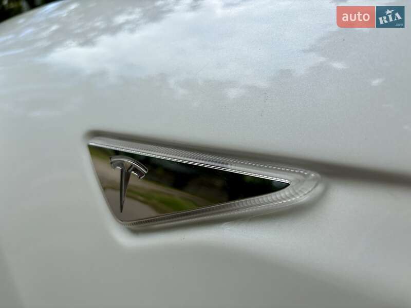 Лифтбек Tesla Model S 2013 в Одессе