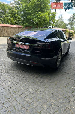 Лифтбек Tesla Model S 2015 в 