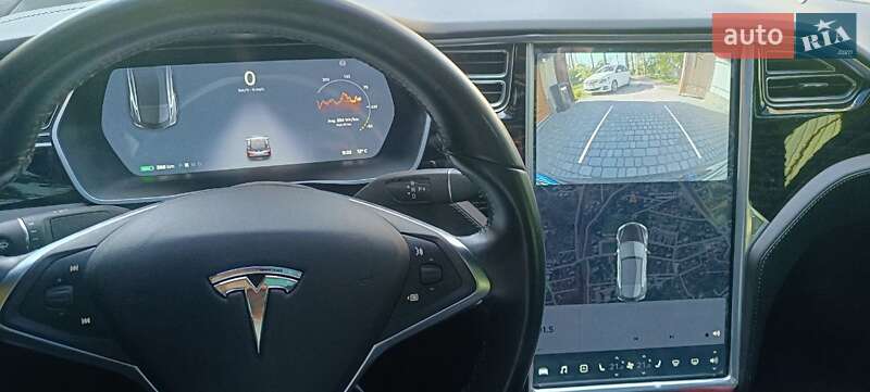 Лифтбек Tesla Model S 2016 в Львове