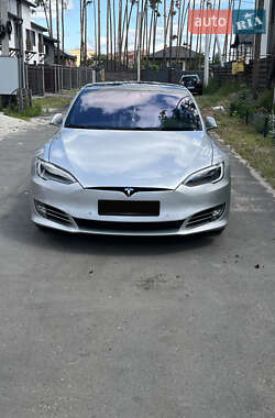 Лифтбек Tesla Model S 2018 в 