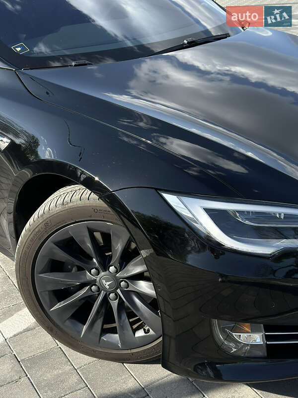 Лифтбек Tesla Model S 2018 в Виннице