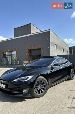 Лифтбек Tesla Model S 2018 в 