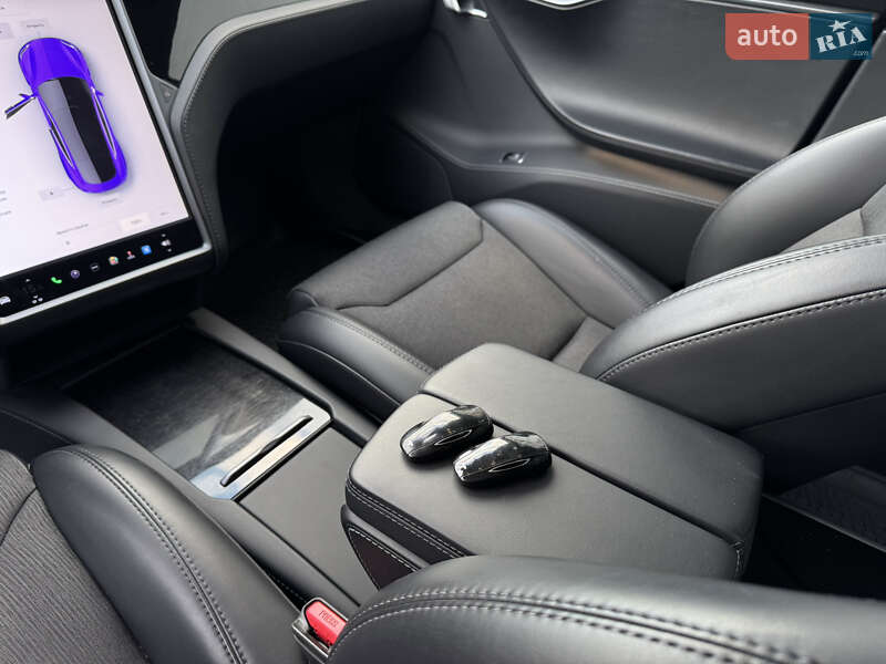Лифтбек Tesla Model S 2018 в Виннице