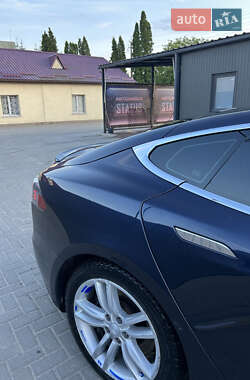 Лифтбек Tesla Model S 2013 в 