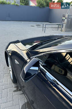 Лифтбек Tesla Model S 2013 в 
