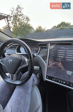 Лифтбек Tesla Model S 2013 в 