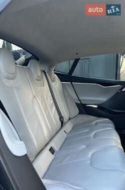 Лифтбек Tesla Model S 2013 в 