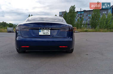 Ліфтбек Tesla Model S 2016 в 