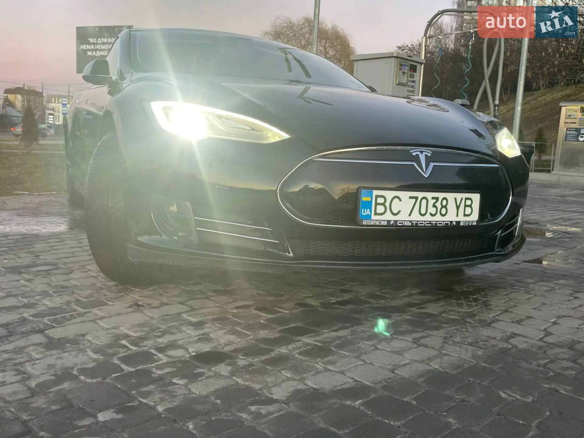 2014 Tesla Model S - мініатюра 23