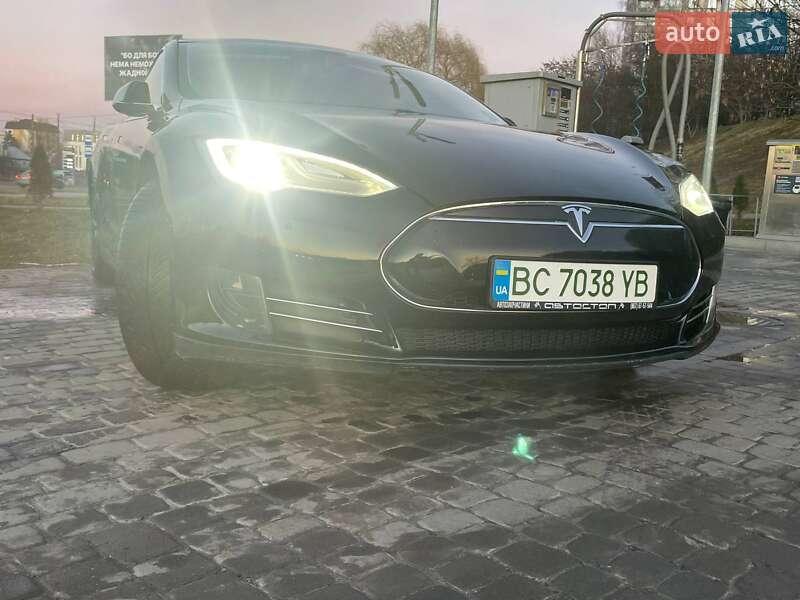 Лифтбек Tesla Model S 2014 в Львове