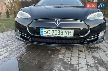 Ліфтбек Tesla Model S 2014 в 