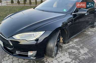 Ліфтбек Tesla Model S 2014 в 