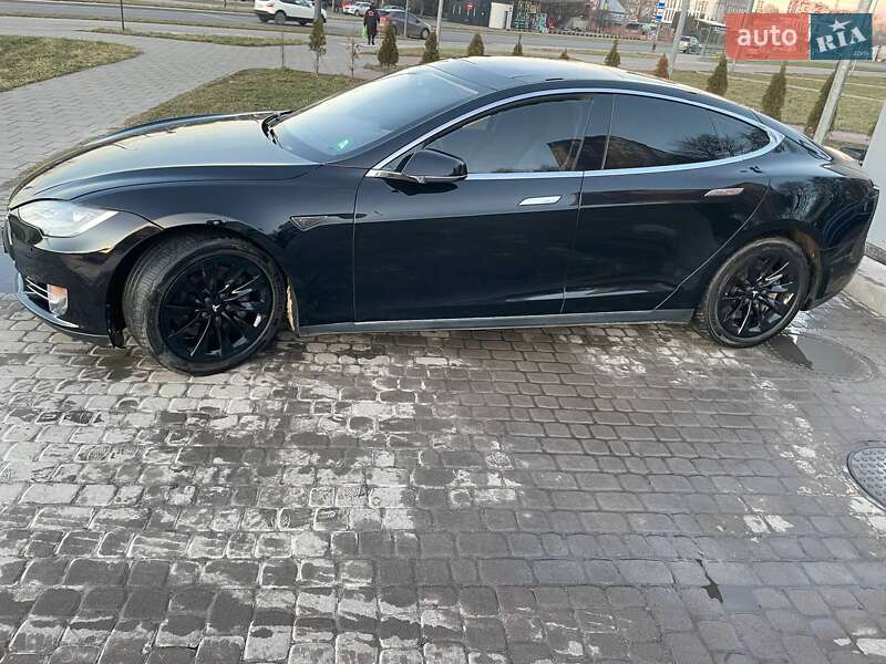 Лифтбек Tesla Model S 2014 в Львове