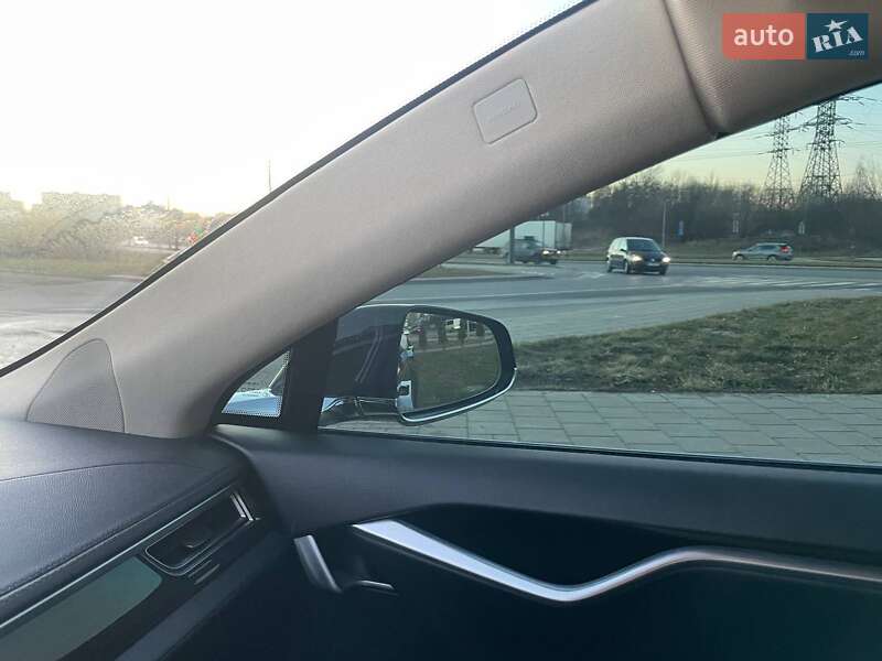 Лифтбек Tesla Model S 2014 в Львове