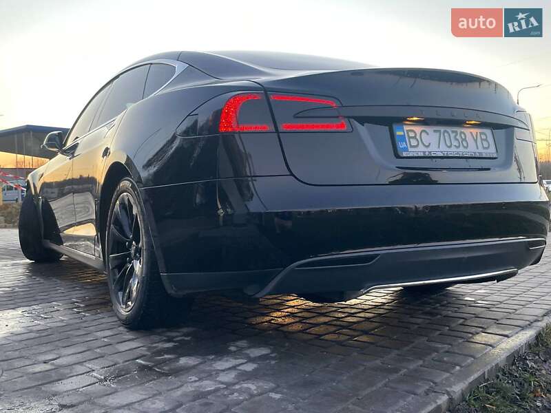 Лифтбек Tesla Model S 2014 в Львове