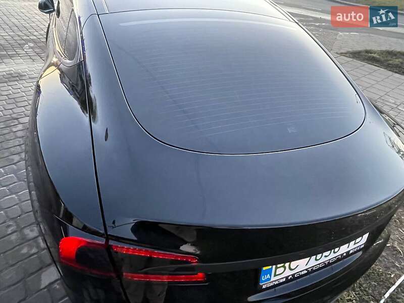 Лифтбек Tesla Model S 2014 в Львове