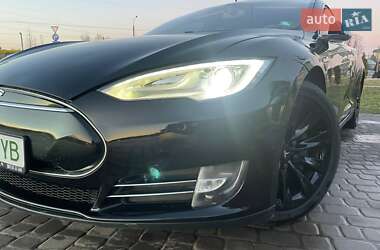 Ліфтбек Tesla Model S 2014 в 