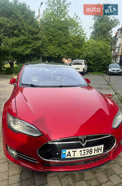 Ліфтбек Tesla Model S 2015 в Коломиї