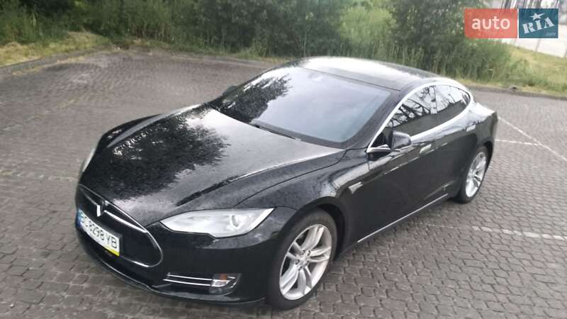 Ліфтбек Tesla Model S 2016 в 