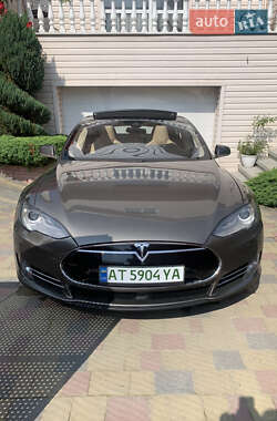 Ліфтбек Tesla Model S 2015 в 