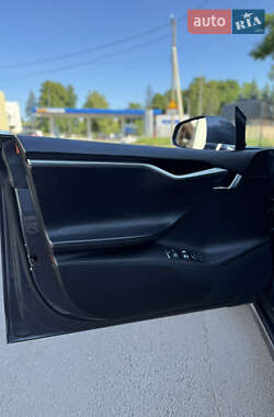 Лифтбек Tesla Model S 2014 в 