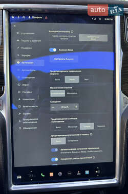 Лифтбек Tesla Model S 2014 в 
