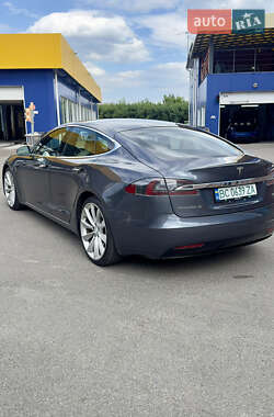 Лифтбек Tesla Model S 2017 в 