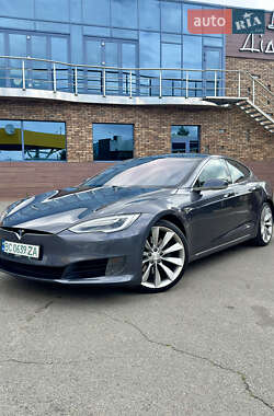 Лифтбек Tesla Model S 2017 в Киеве
