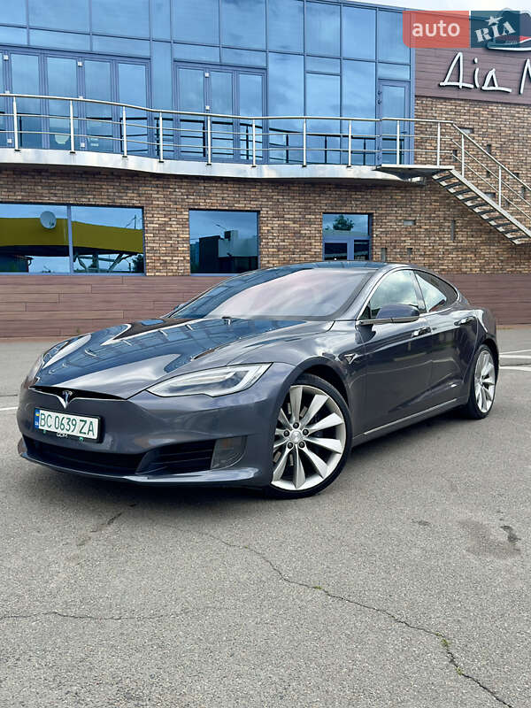 Лифтбек Tesla Model S 2017 в 
